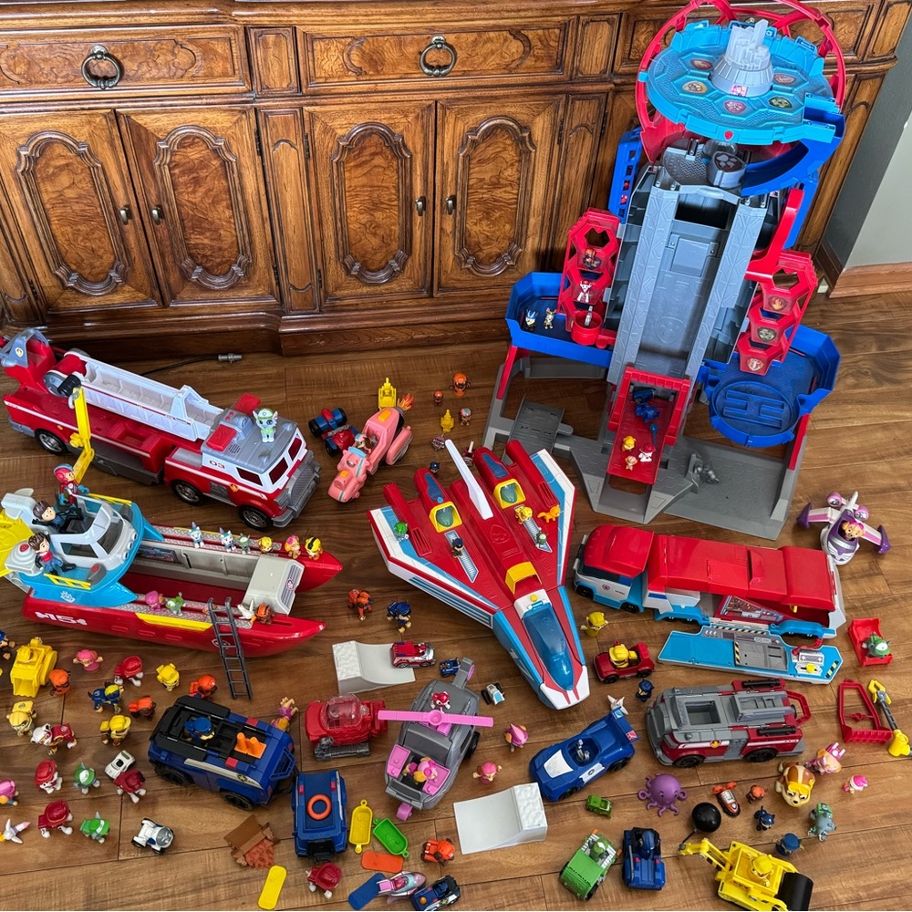 Paw Patrol Red and Blue Action Figures and Playset